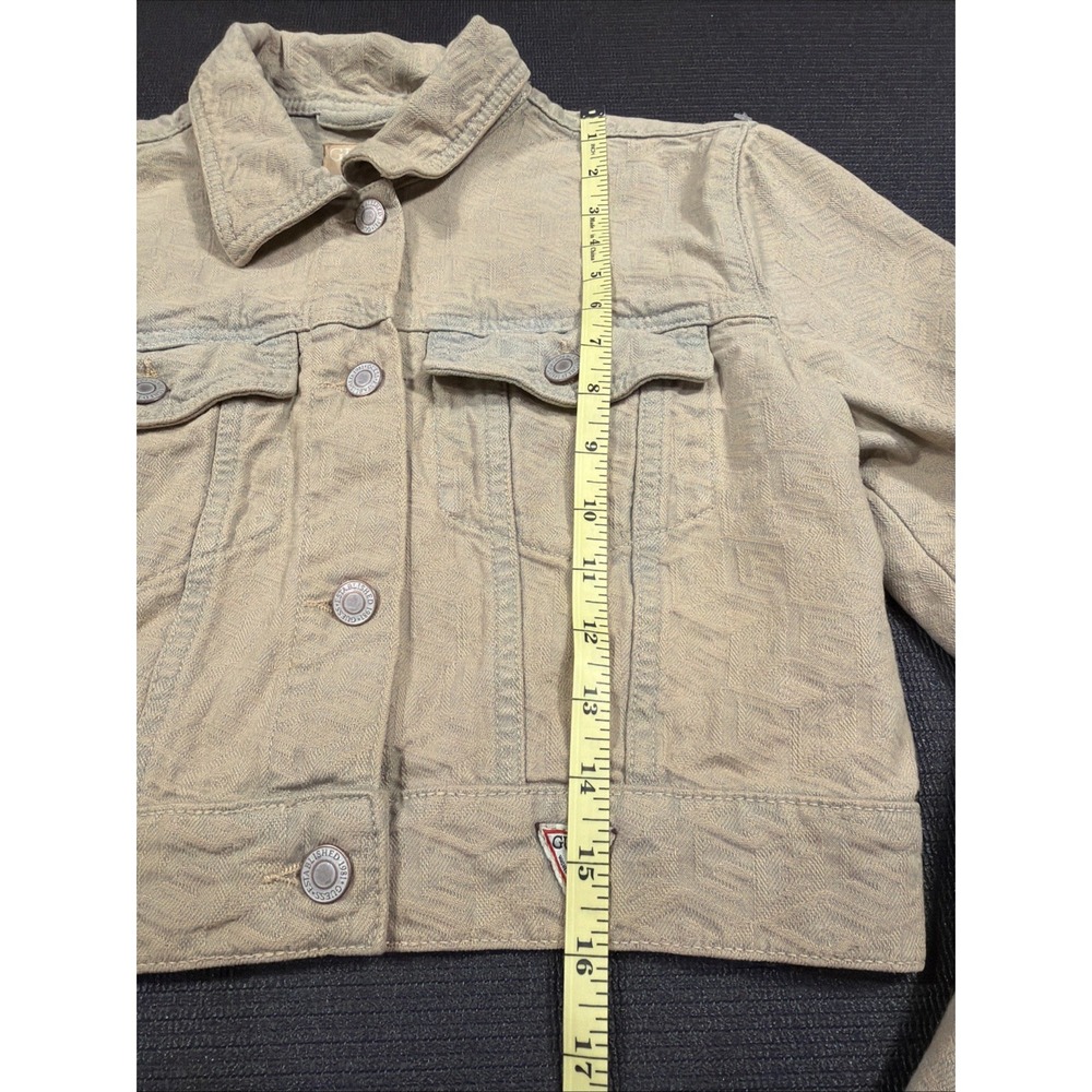 NWOT Guess Cropped Denim Jacket Embossed G Logo Size Medium Button - Picture 2 of 11